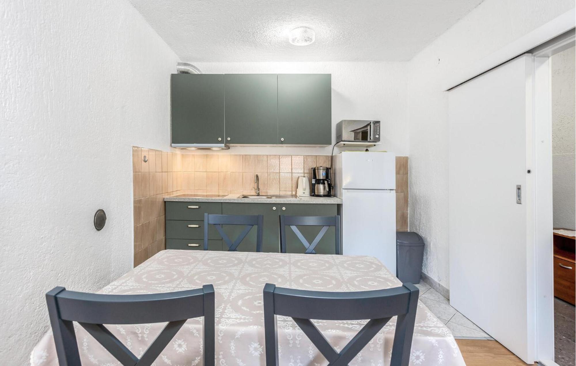Amazing Apartment In Sveti Juraj With Kitchen Exterior foto